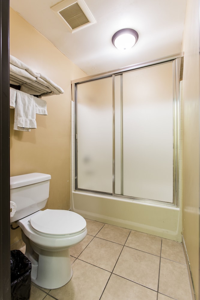 Hollywood Palms Inns & Suites 51/56