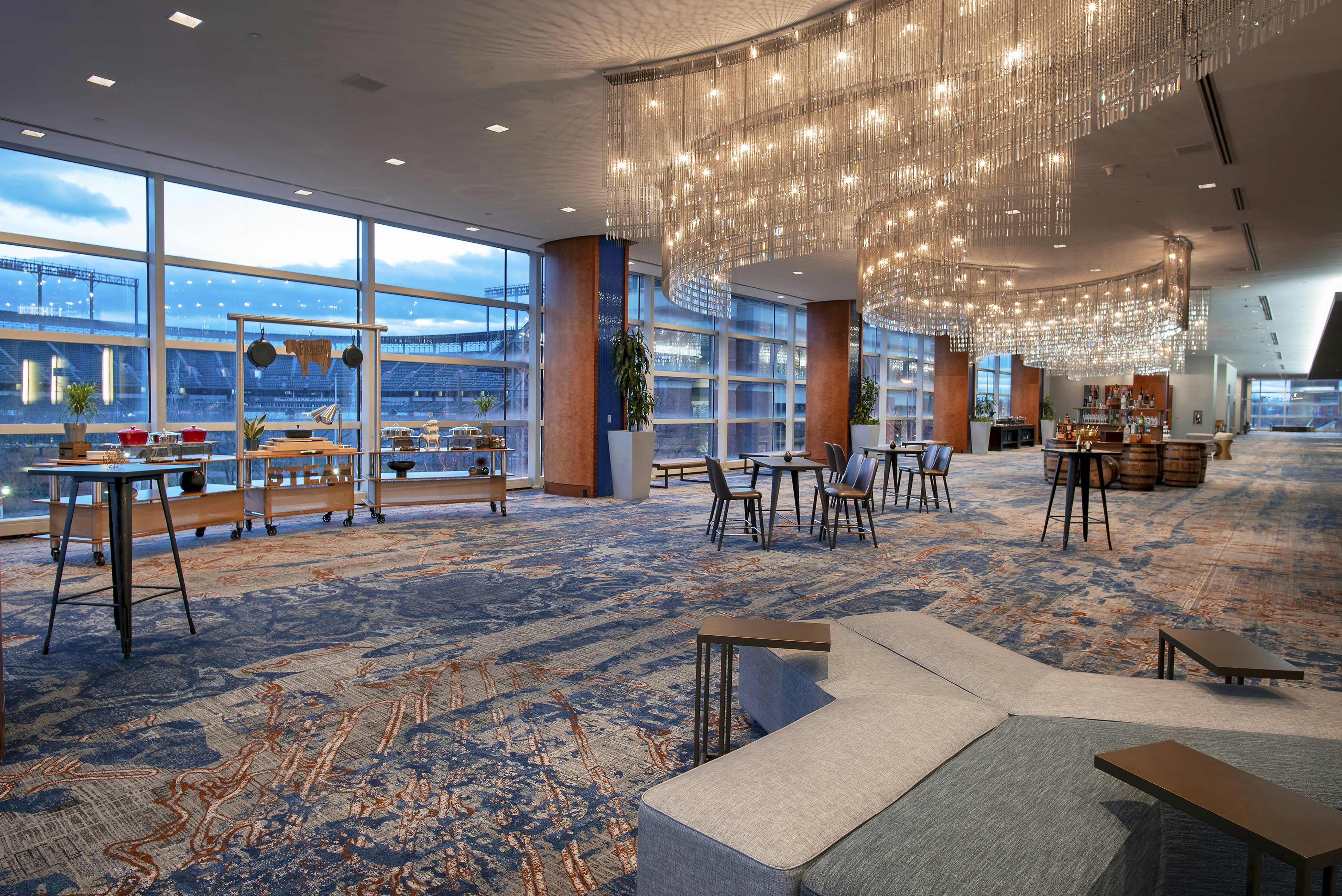 Hilton Baltimore Inner Harbor 83/84