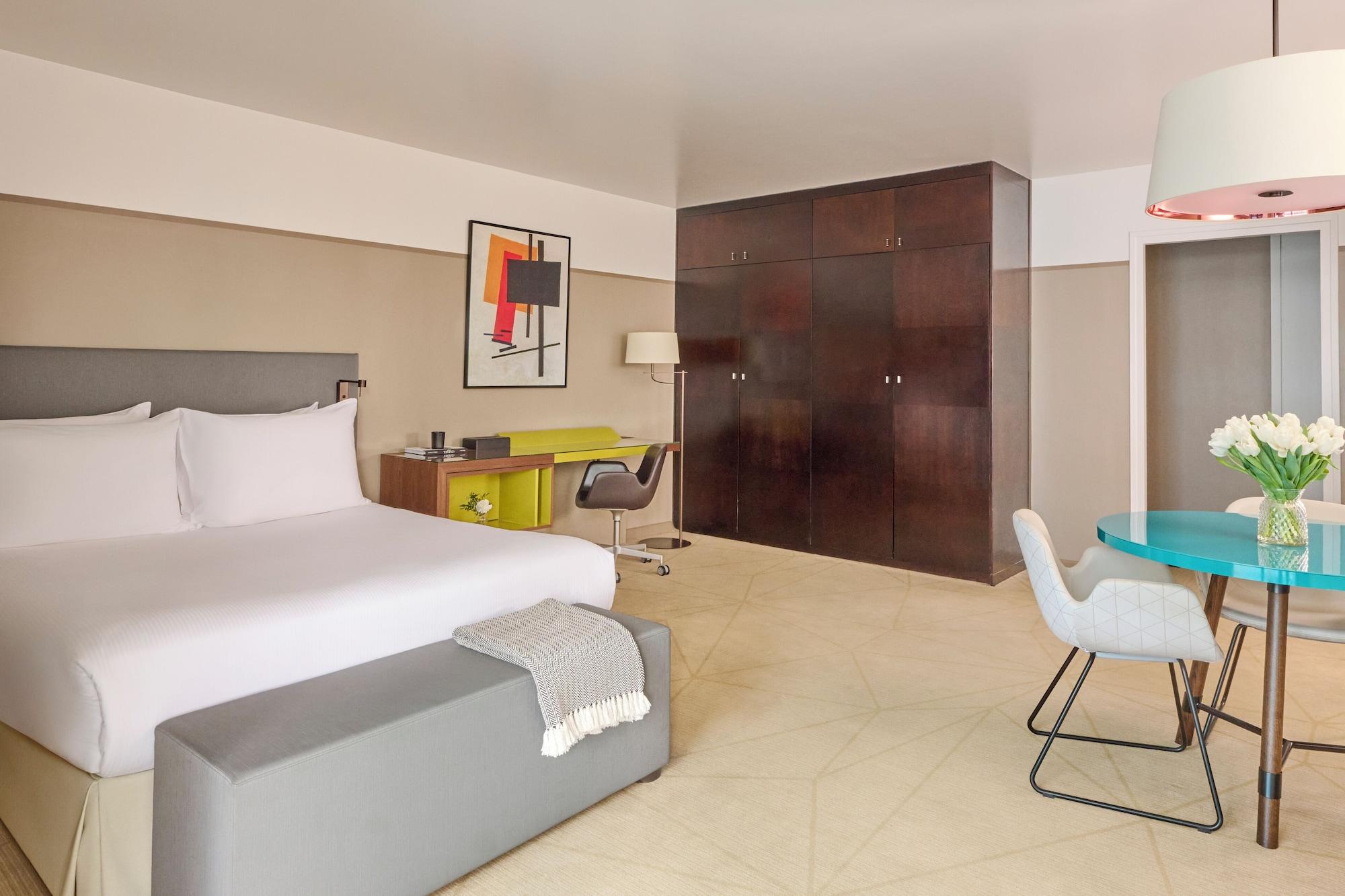 Room at Fraser Suites Harmonie Paris La Defense, COURBEVOIE