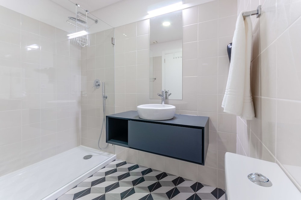 NLC Rooms and Suites 28/34