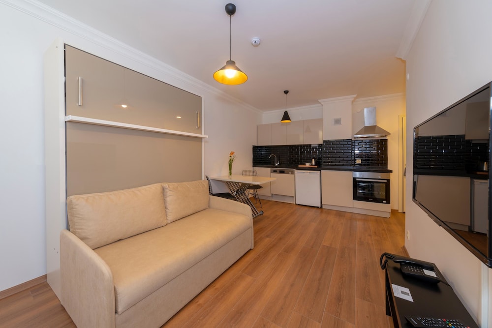 Joy Suites Hotel 56/69