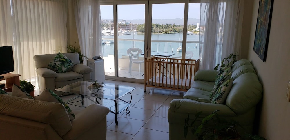 Hotel Boutique Marina Banderas 31/50