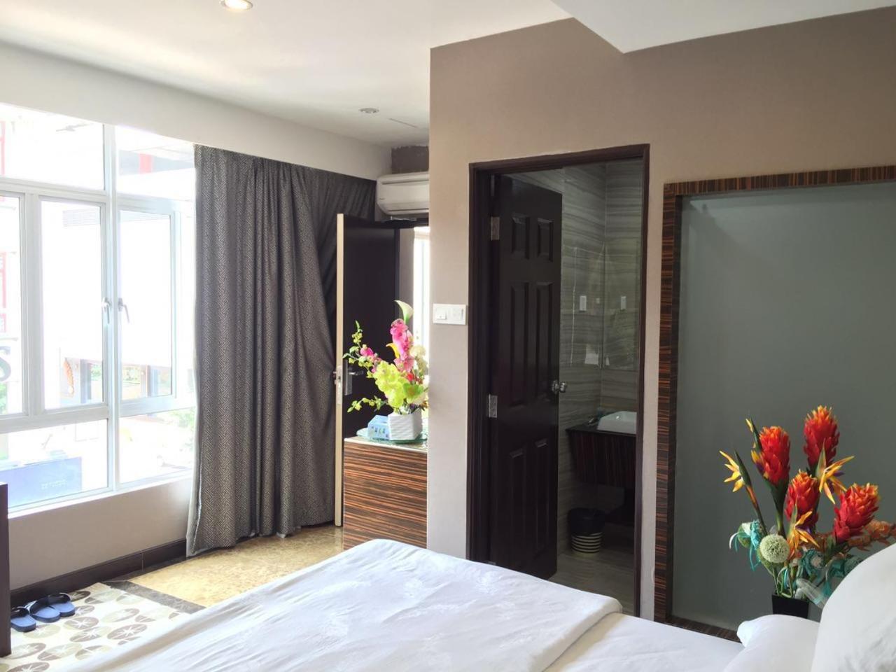 Fan Holiday Hotel 7/50