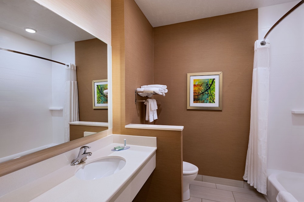Fairfield Inn And Suites By Marriott Lincoln Airport 42/45