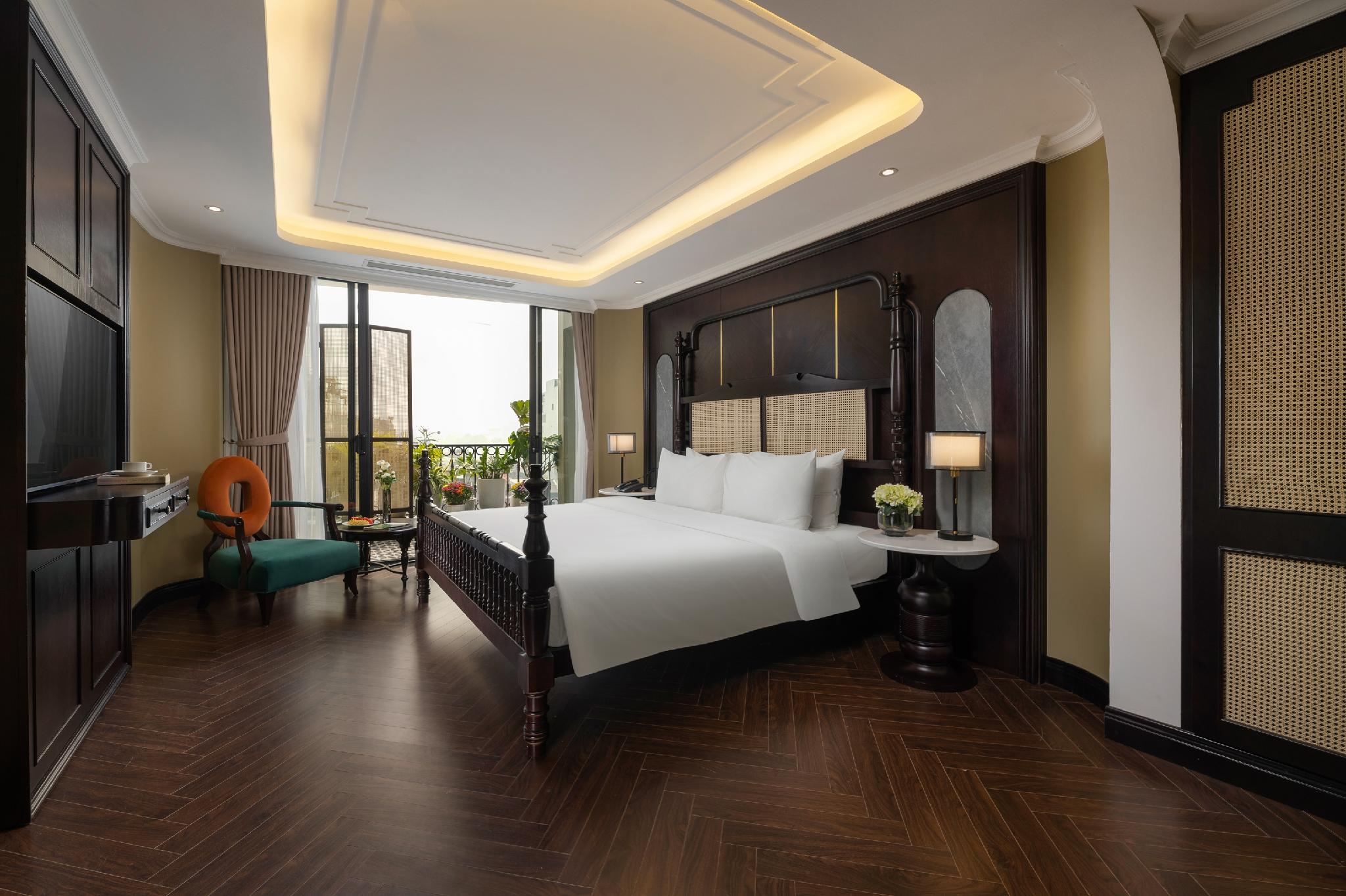 Crown, Suite, Panoramic City View, Terrace