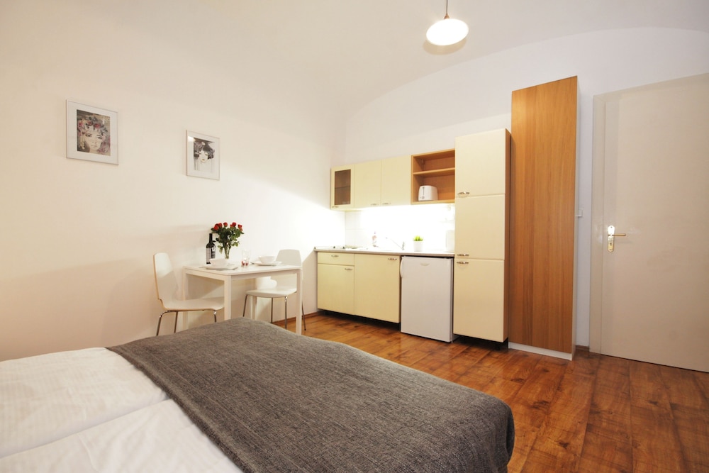 Prague Central Residence 7/26