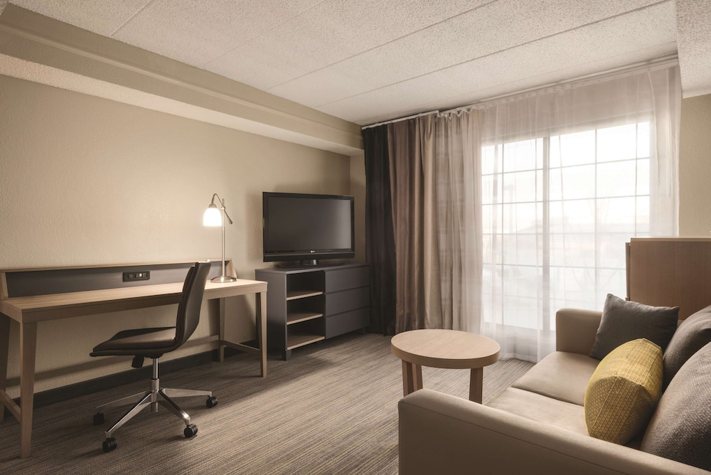Country Inn & Suites By Radisson Hoffman Estates Il 25/31