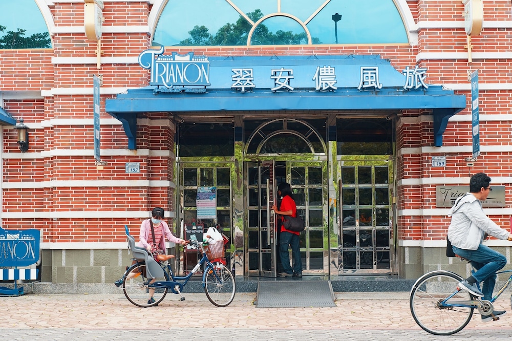 Hotel de Trianon 3/50