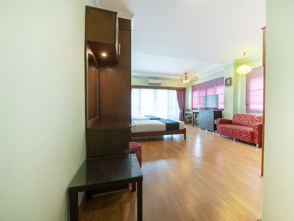 Capital O 631 Blooming Hill Boutique Suites 44/50