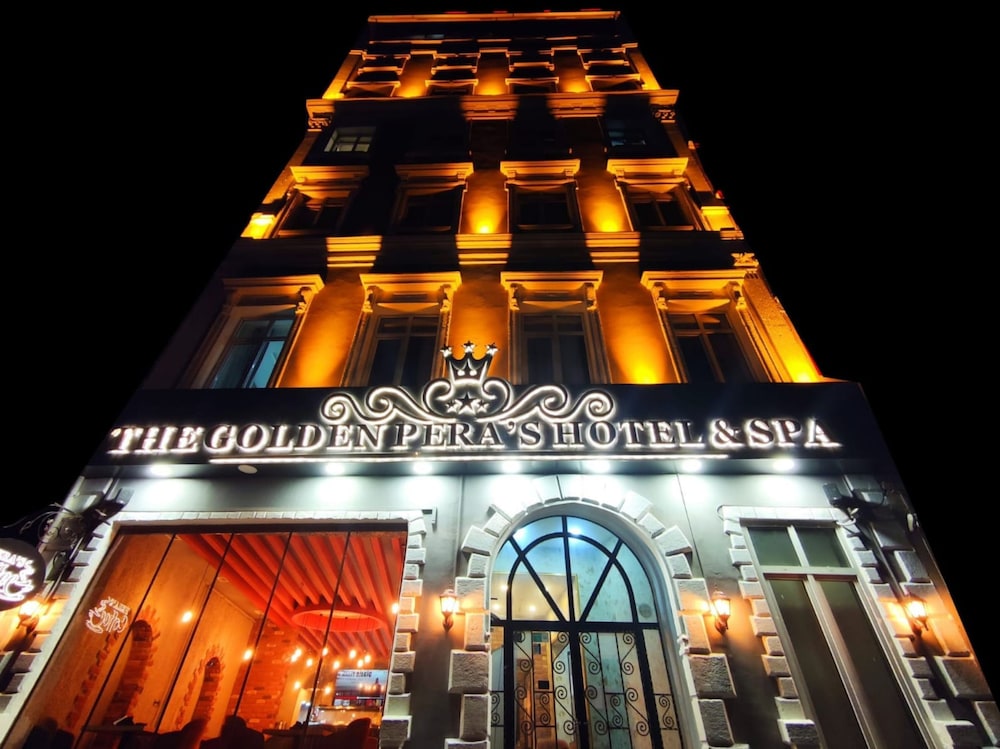 The Golden Pera's Hotel 2/50