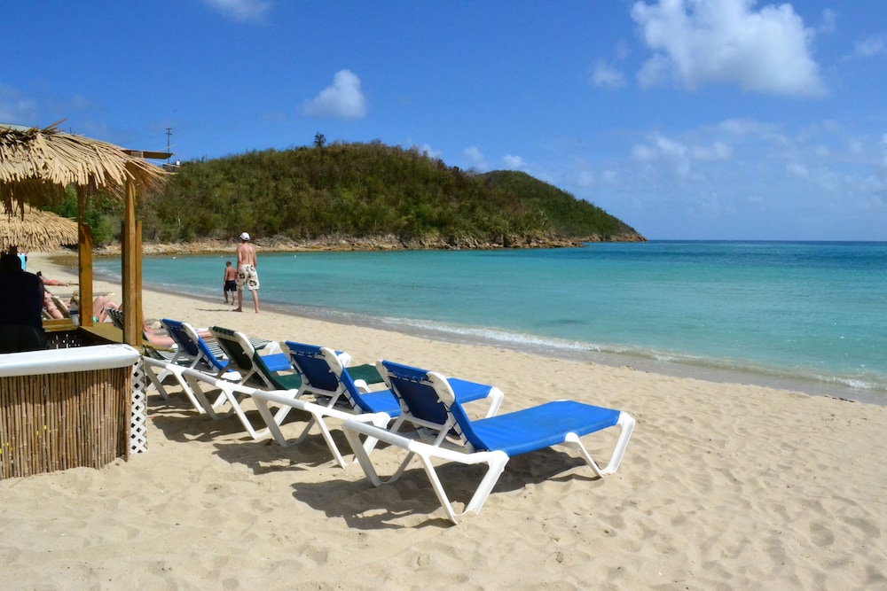Emerald Beach Resort 68/74