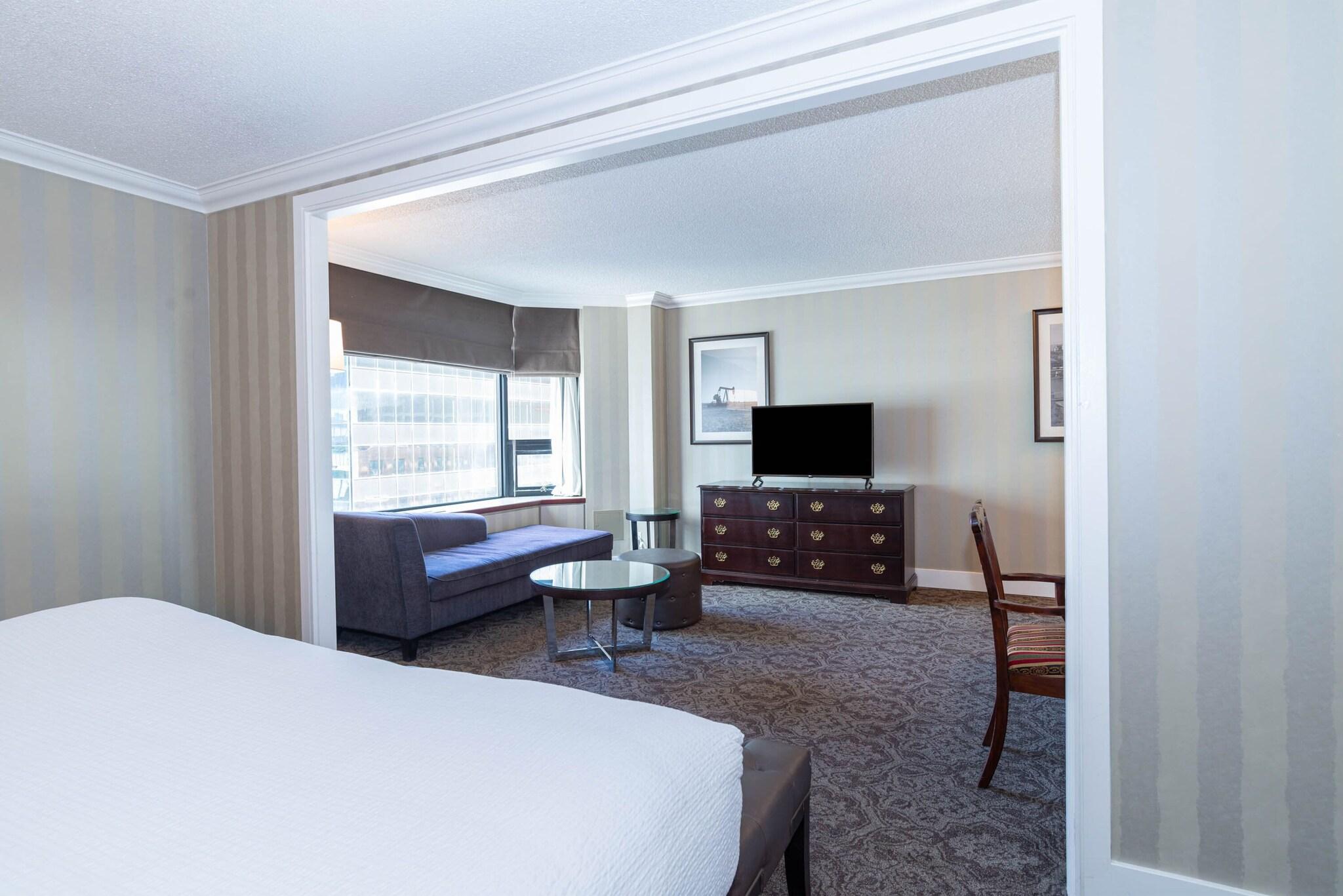 غرفة غراند ديلوكس بسرير مزدوج، Sandman Signature Edmonton Downtown Hotel 2/3