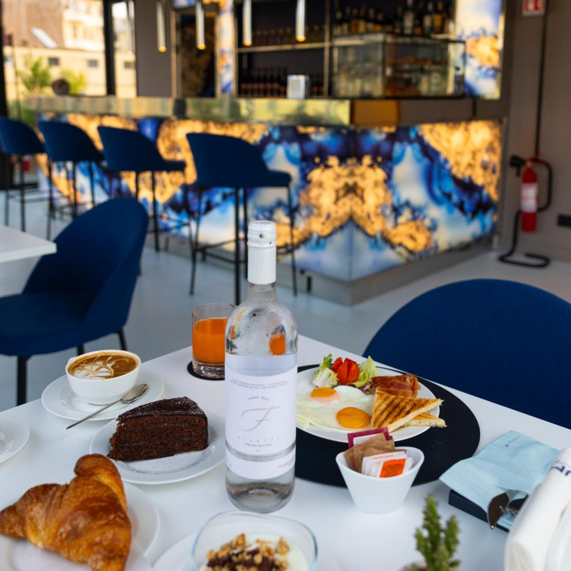 J Maluni City Hotel 34/49