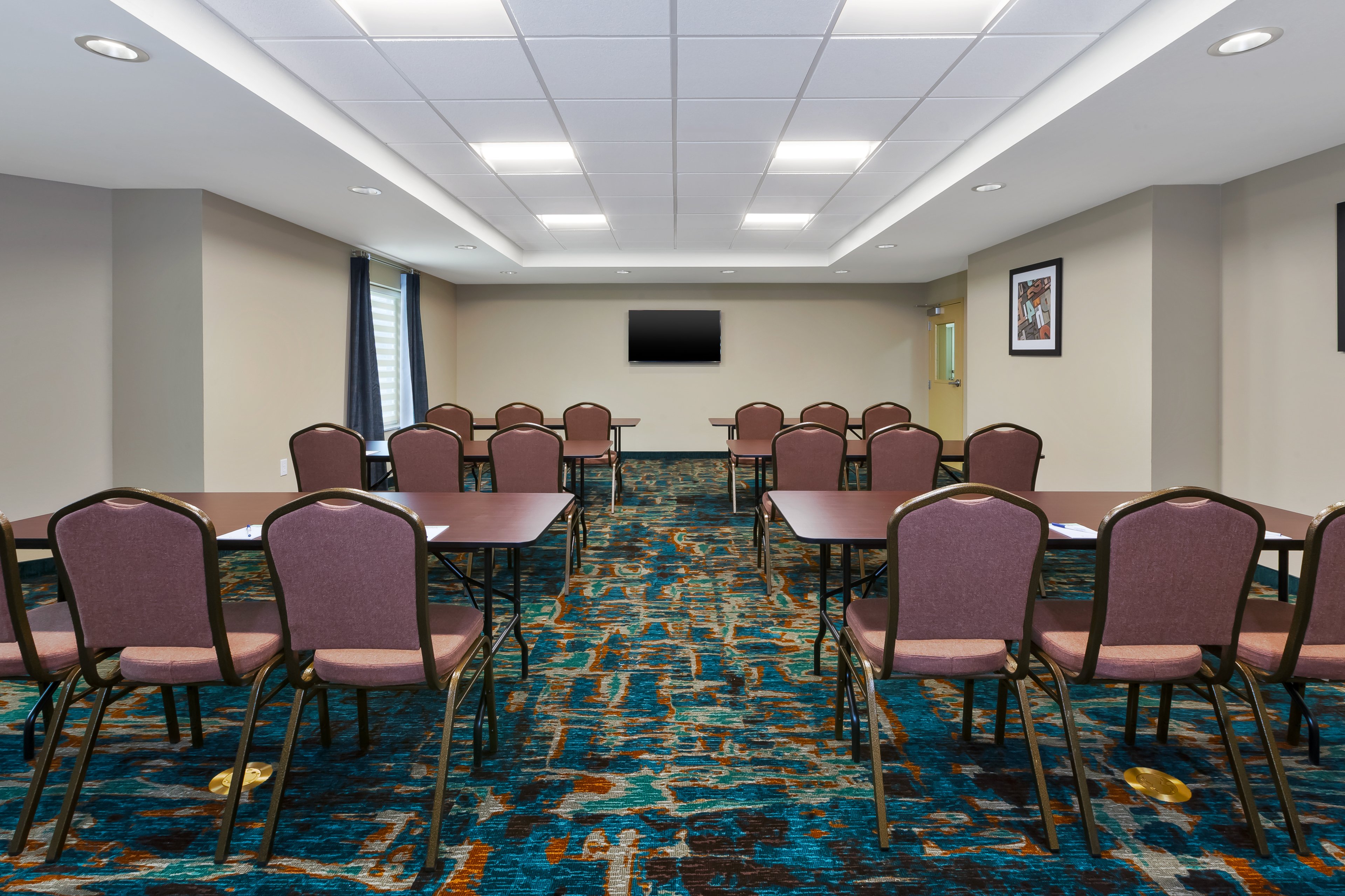 Candlewood Suites Louisville Northeast 24/33