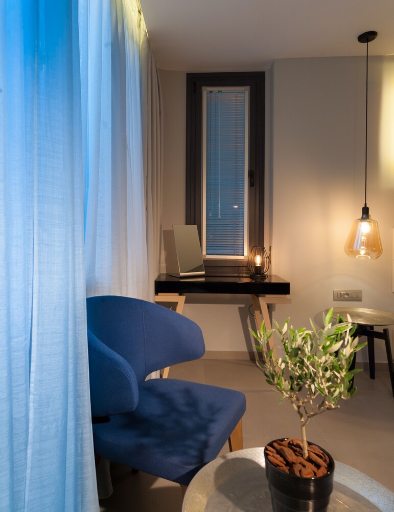 Lavris City Suites 32/50