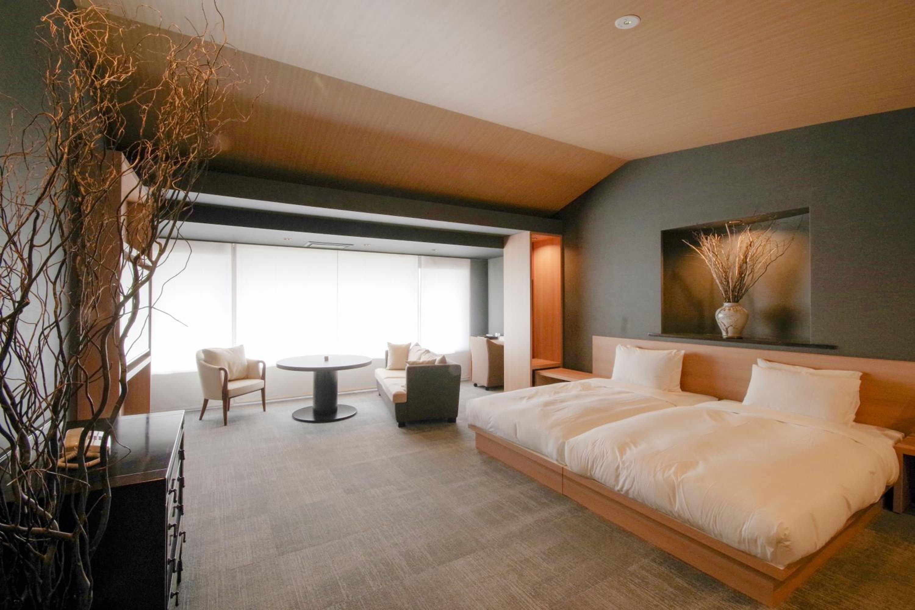 Room, Twin Beds, Mountain View
