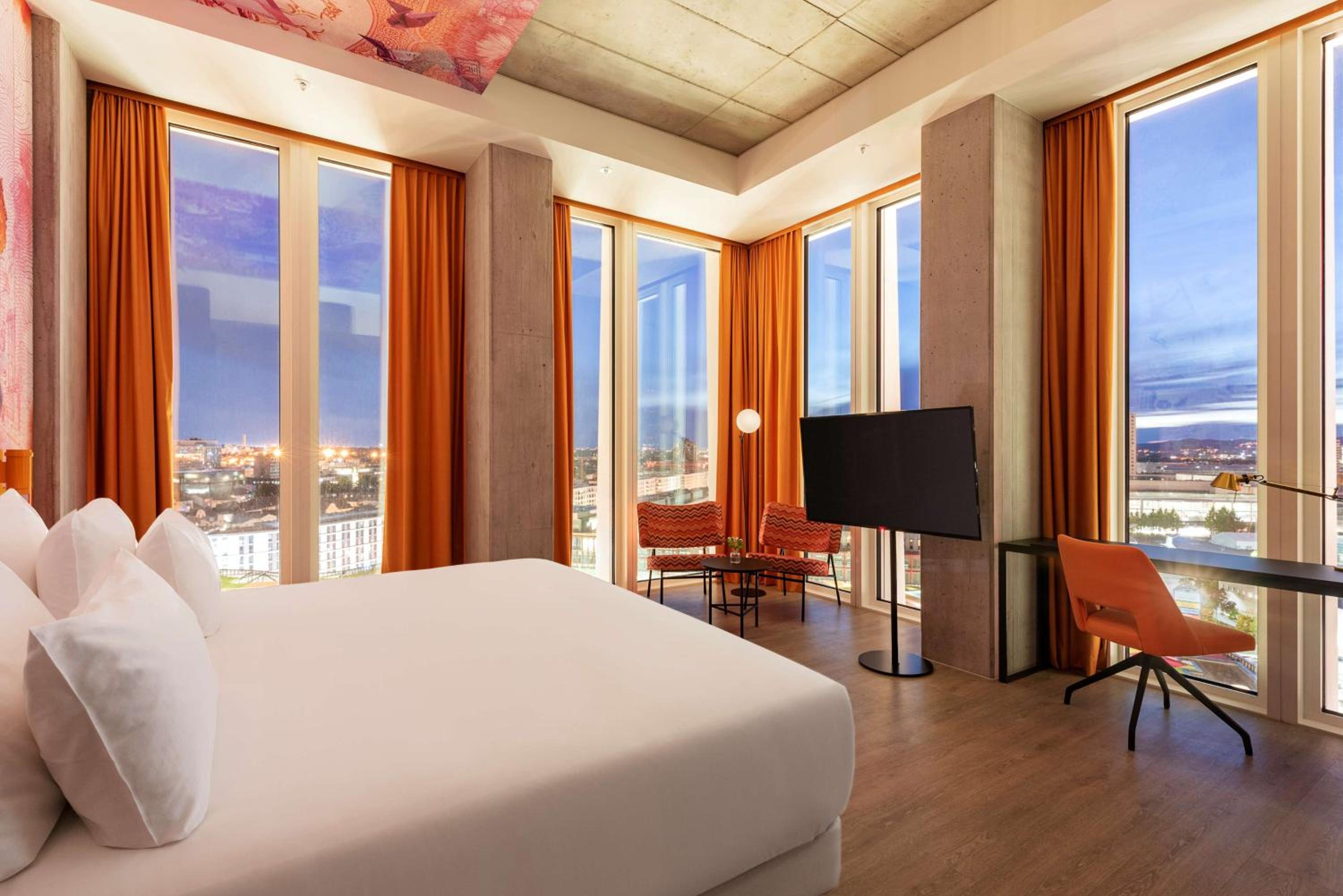 NHOW, JUNIOR SUITE, WITH EXTRA BED, LOUNGE ACCESS, HIGH FLOOR
