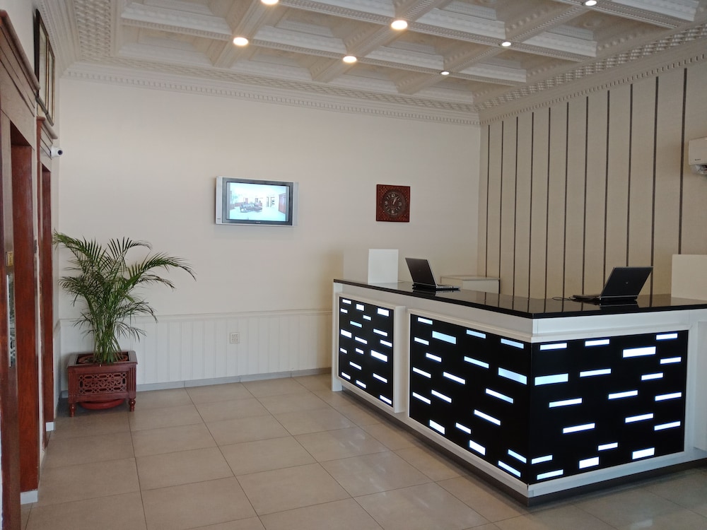 Avari Xpress Faisalabad 9/60