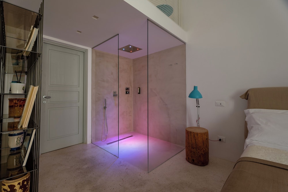 Donna Domenica Boutique Suites 48/50