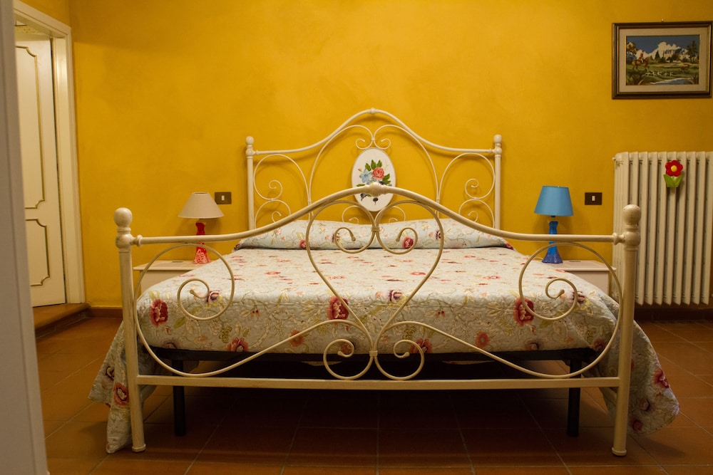 غرفة تنفيذية بسرير كوين، Villa Sargiano B&B 7/10