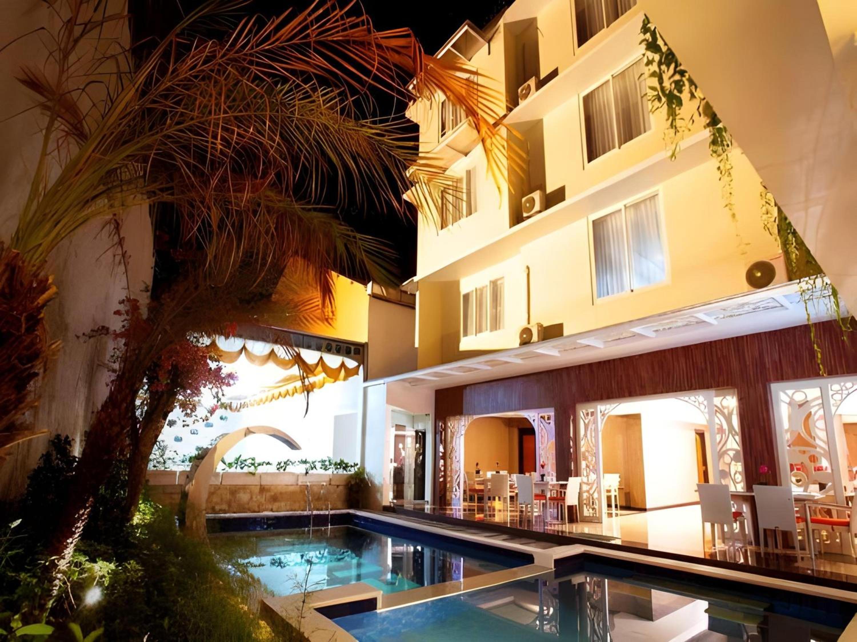 Townhouse Oak Princess Keisha 47/50