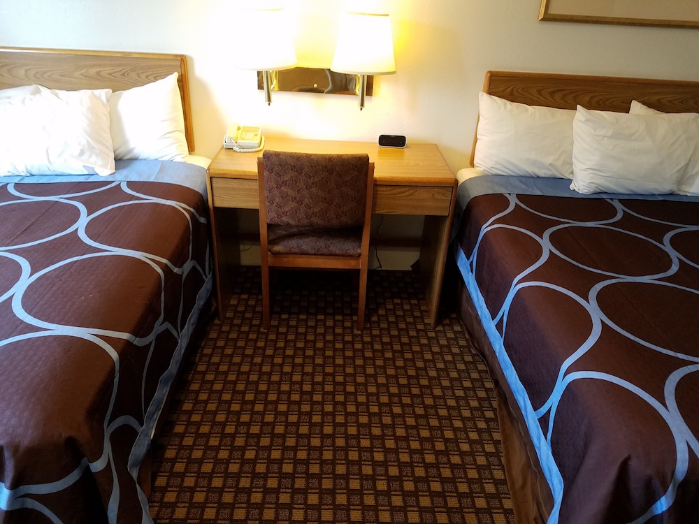Auburn Inn 8/31