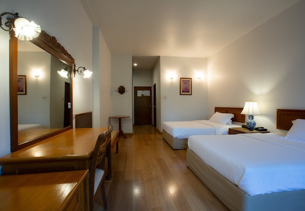 Sailom Hotel 12/65