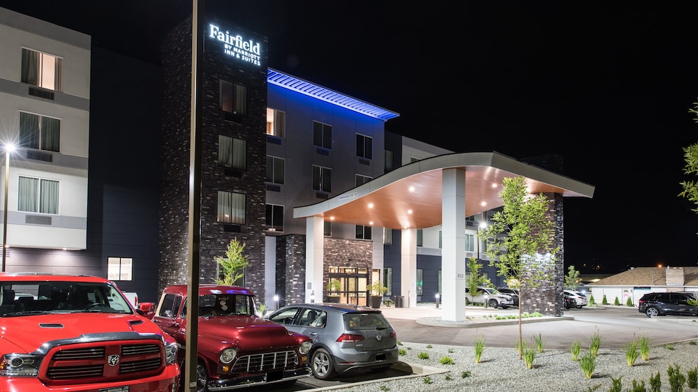 Fairfield Inn & Suites by Marriott Penticton 2/50