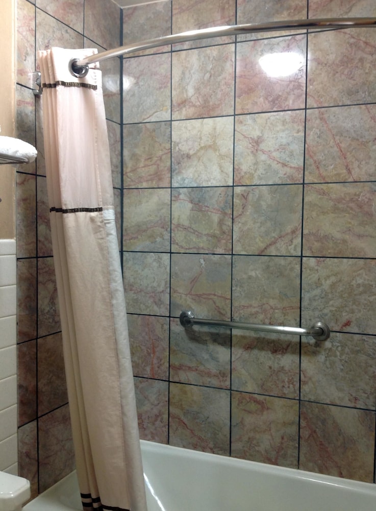 Americas Best Value Inn York 8/16