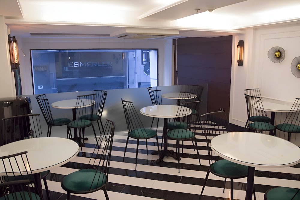 The 22 Hotel 38/50