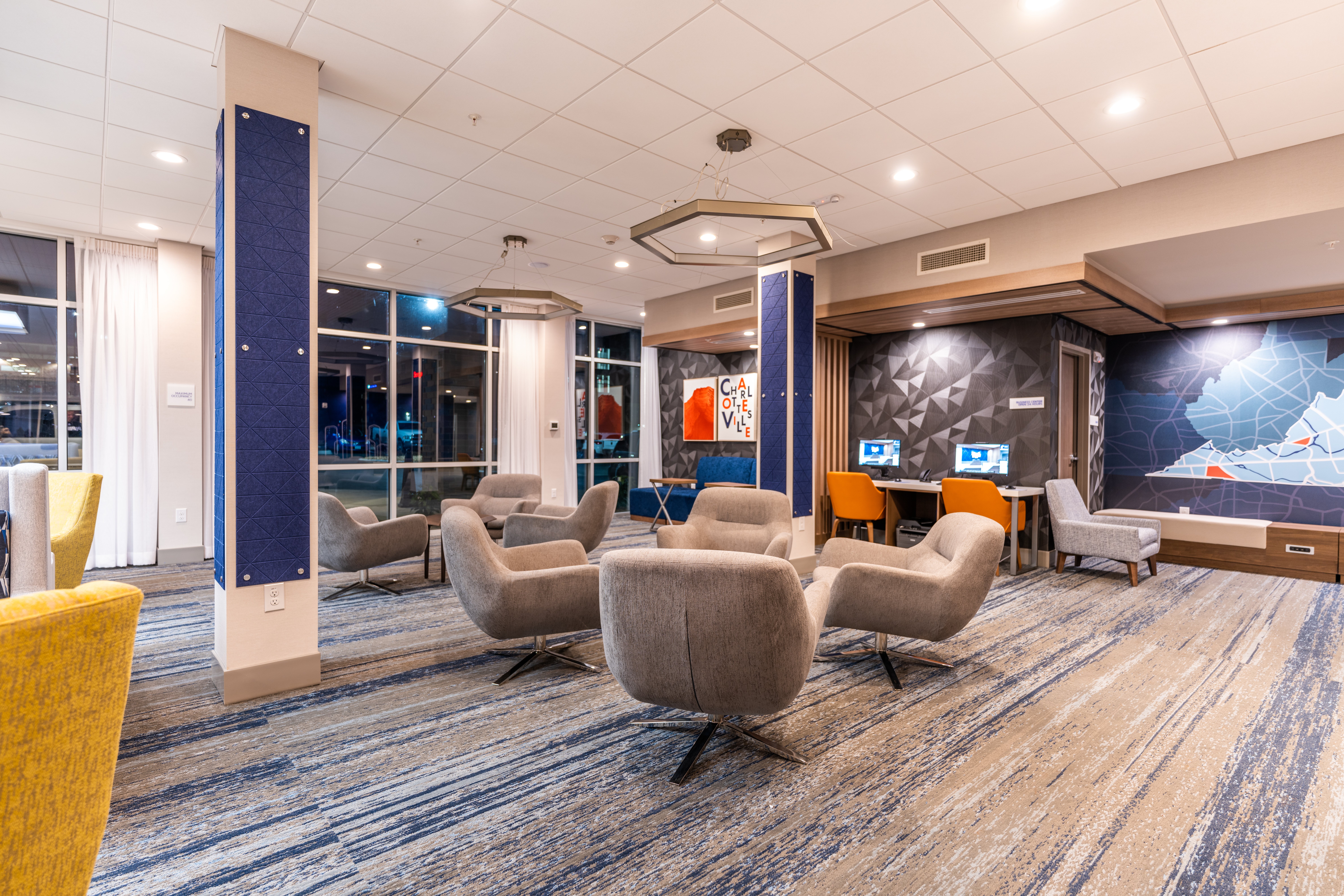 Holiday Inn Express & Suites Charlottesville - Monticello 45/65