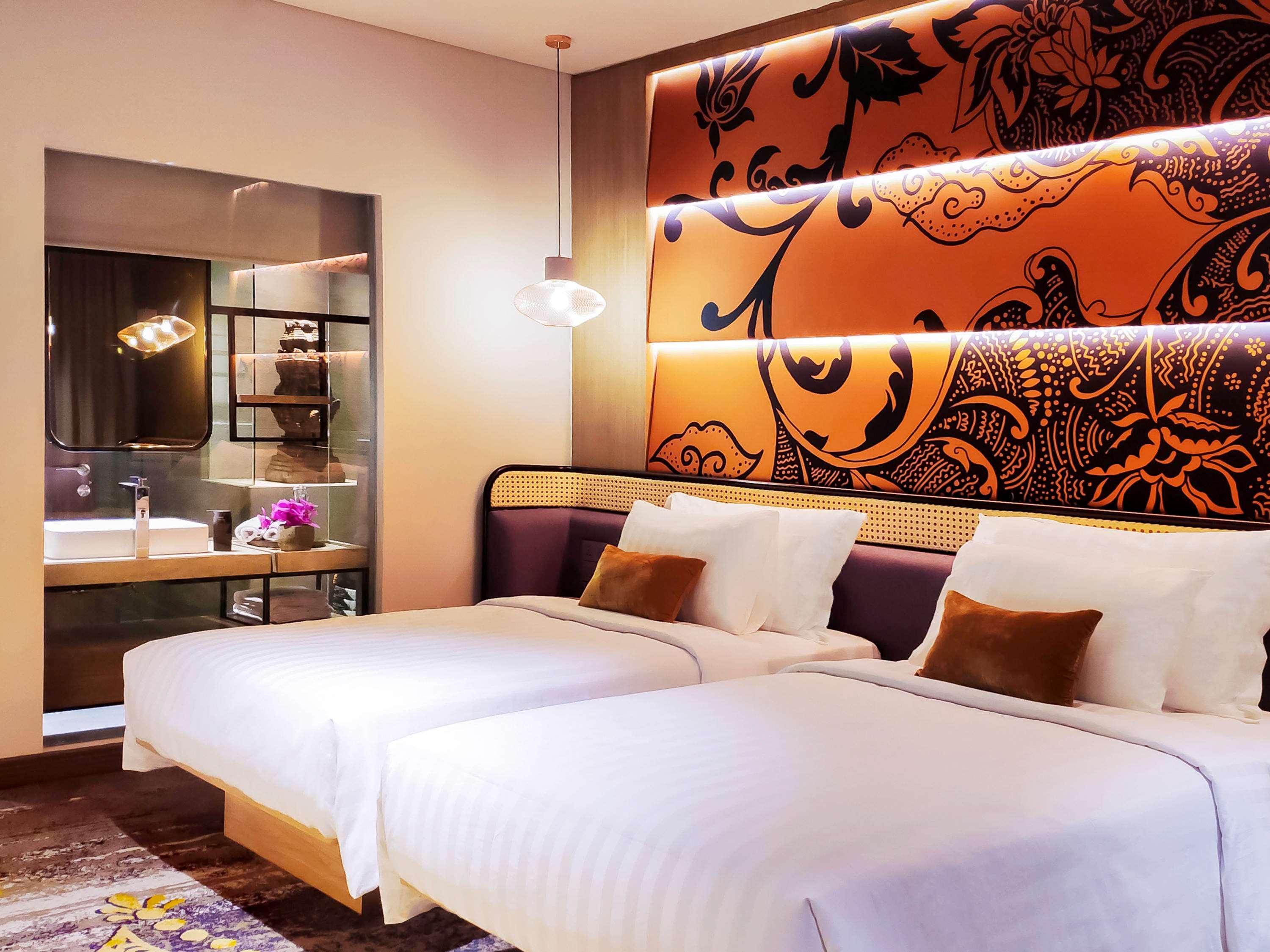 DELUXE, TWIN BEDS, CITY SIDE