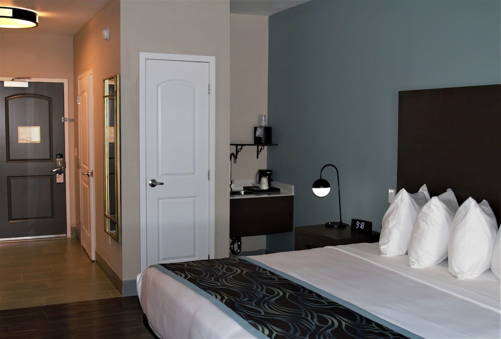 Best Western Plus New Barstow Inn & Suites 11/34