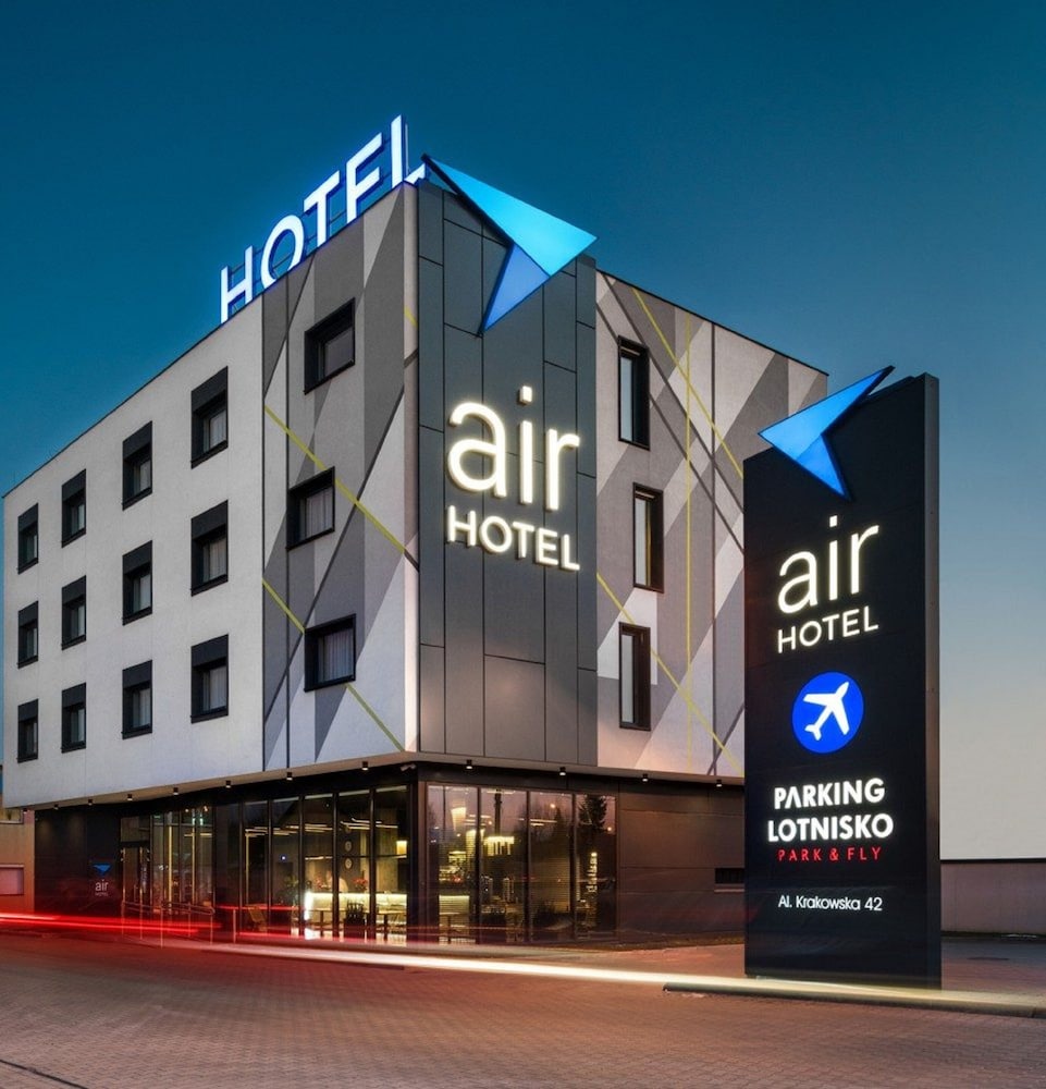 AIR HOTEL 4/67