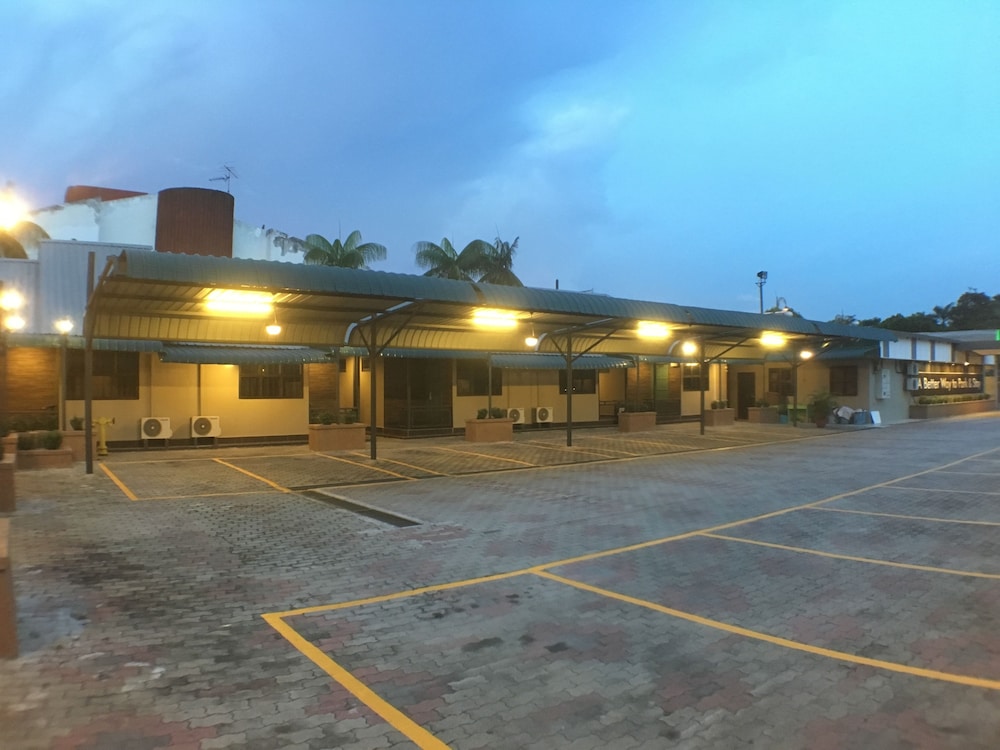 Talents Motor Park Hotel 7/37