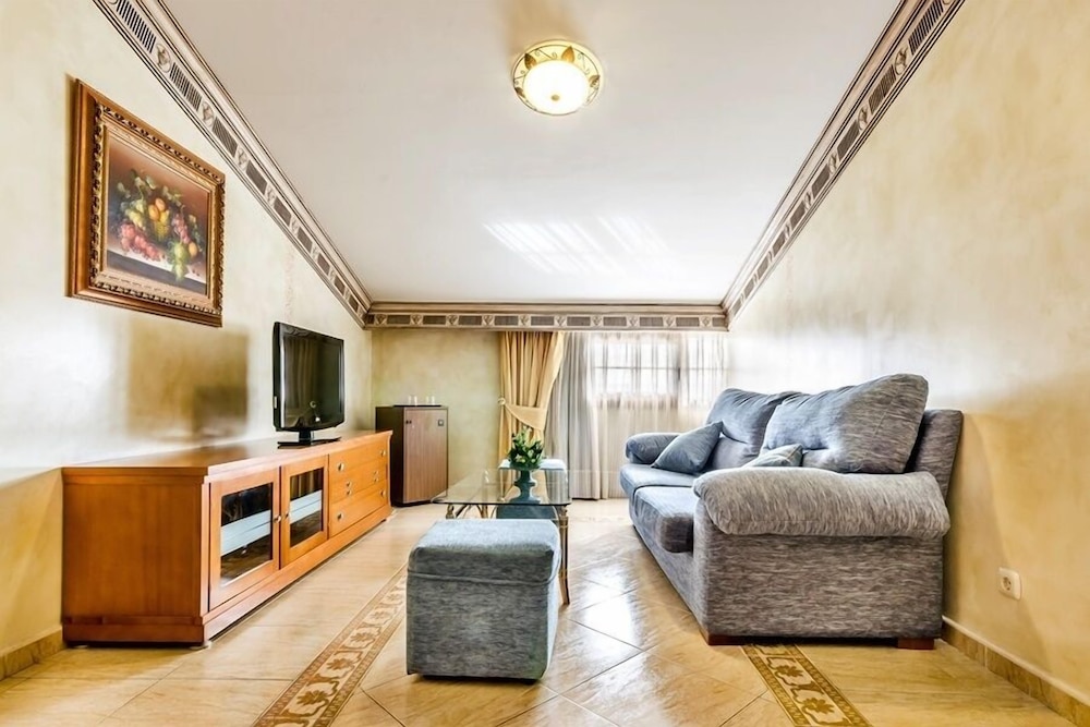 HOTEL CARLOS I - YUNCOS 48/61