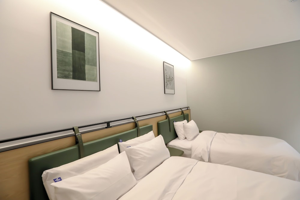 RELAX, PREMIER, TWIN BEDS