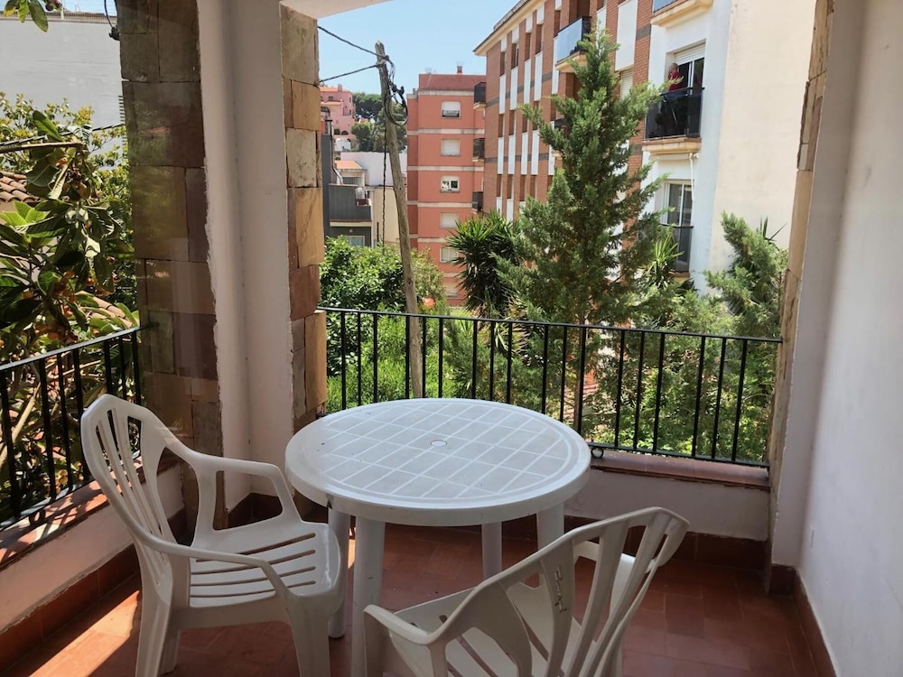 AR CARIBE APTS. 60/64