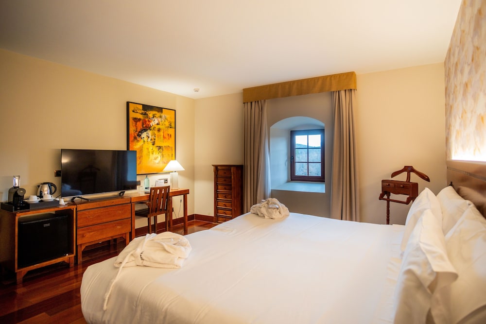 Hotel & Spa Monasterio de Boltana 13/40