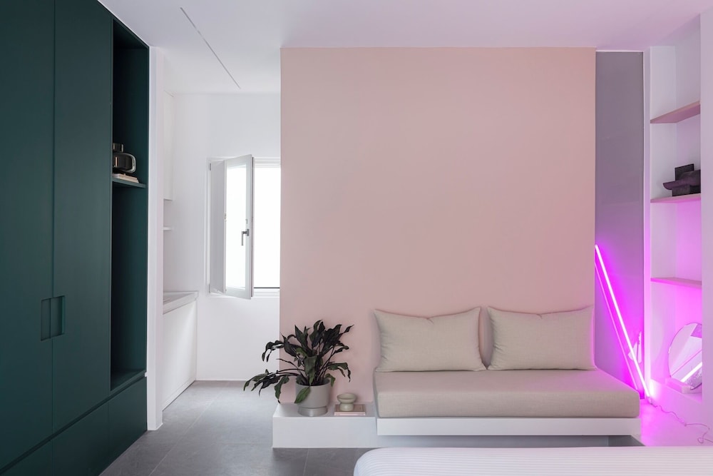 NEO SUITES 55/75