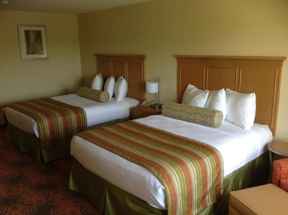 Candlewood Suites Waco 24/58