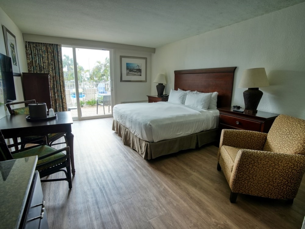 Treasure Bay Hotel and Marina 25/63