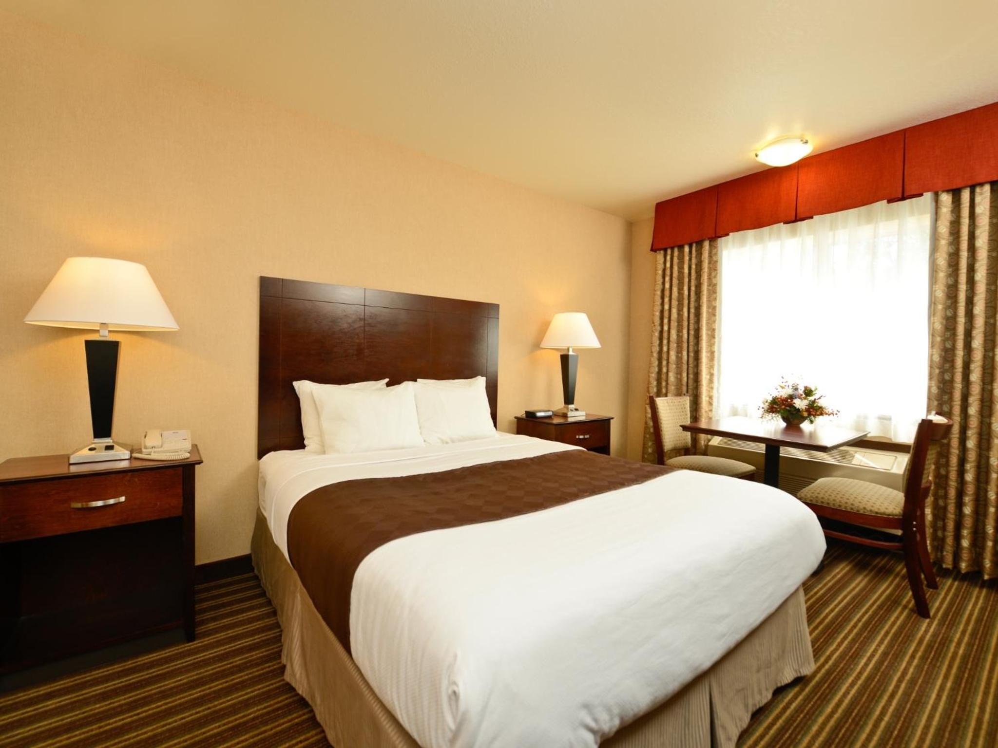Yellowstone West Gate Hotel 29/51