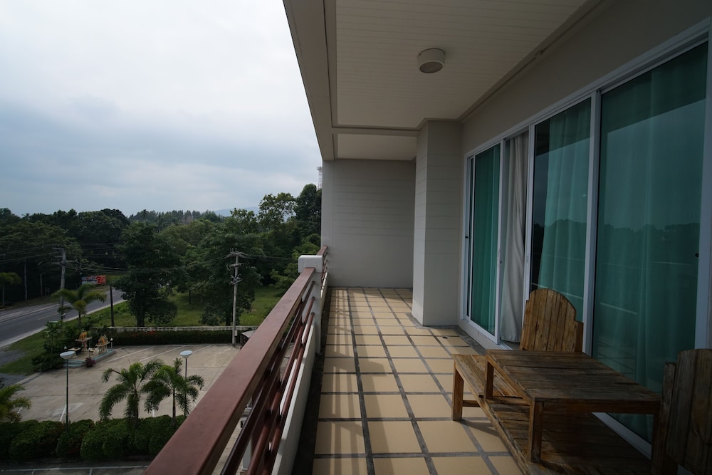Sea Mountain Khanom Hotel 3/49