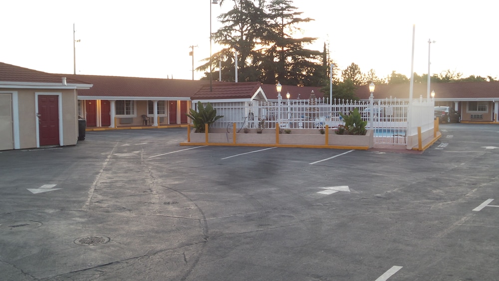 Holiday Motel Oakdale 60/66