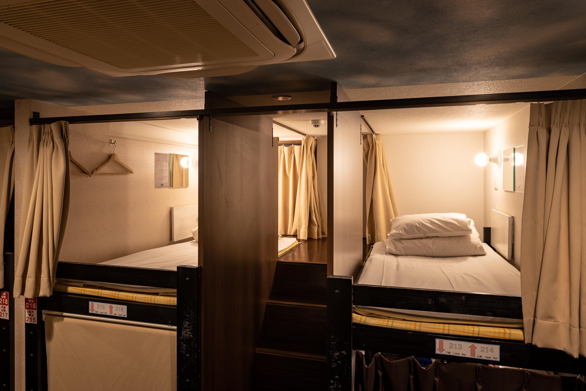 Adjoining, Upper, Bunk Bed