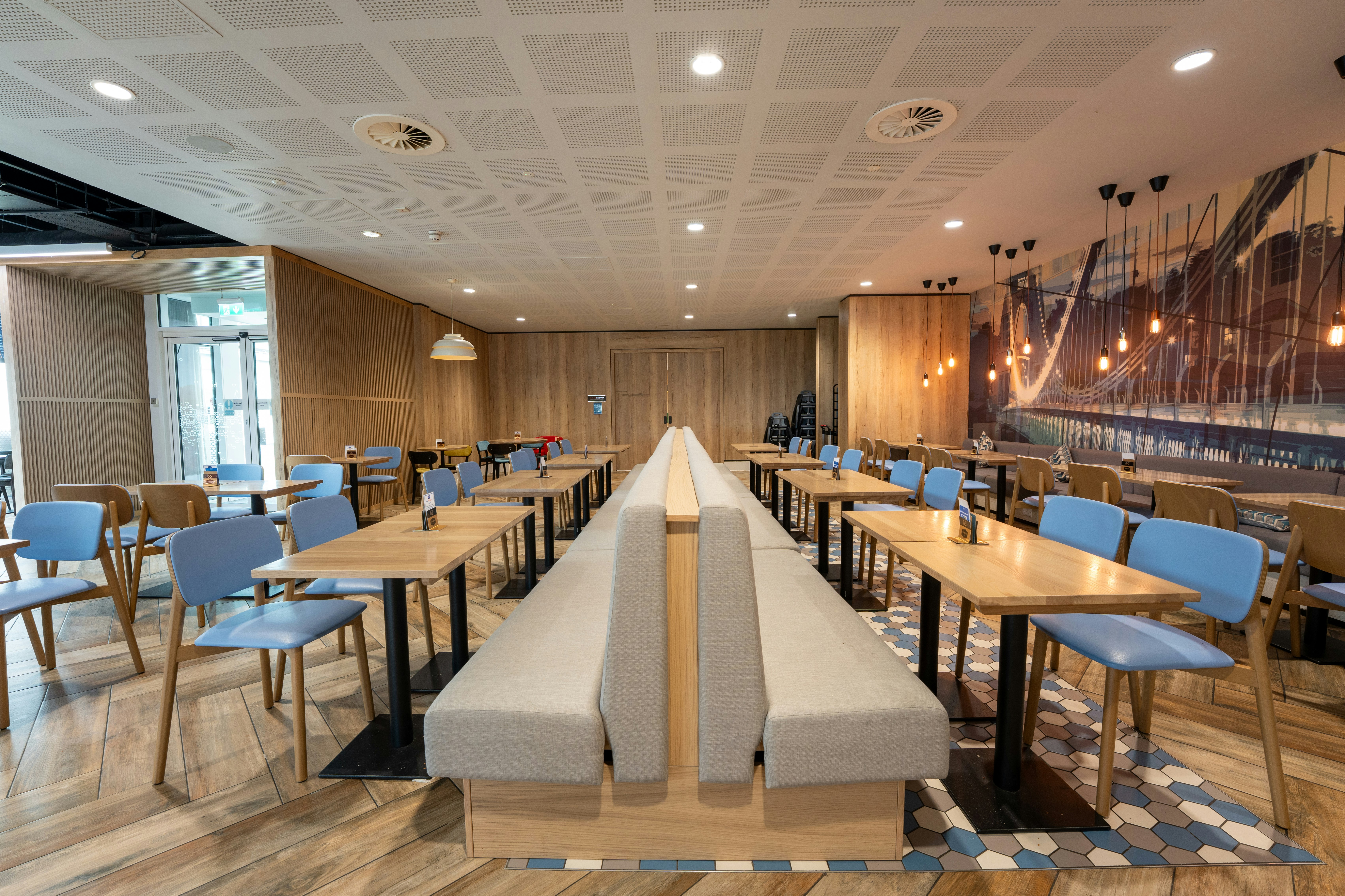 Hampton By Hilton Bristol Airport 32/46