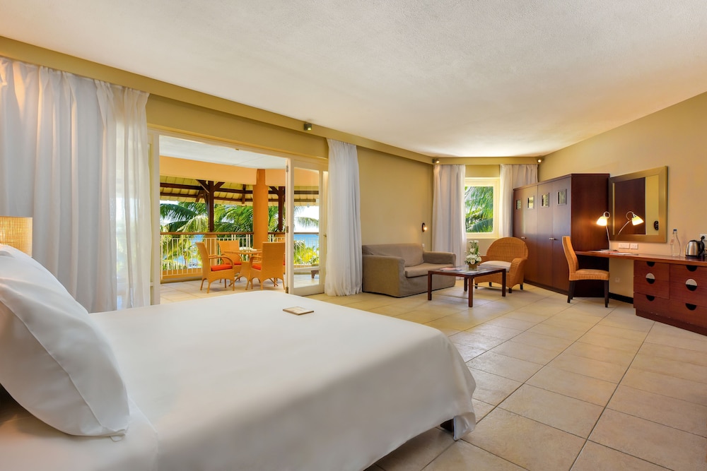Victoria Beachcomber Resort and Spa 27/54