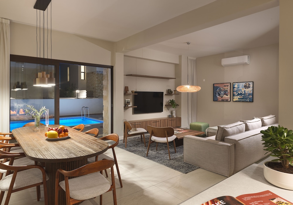 LIV & Co Suites & Villas 21/37