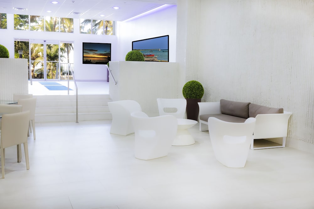 ESJ Beach Hotel 32/42